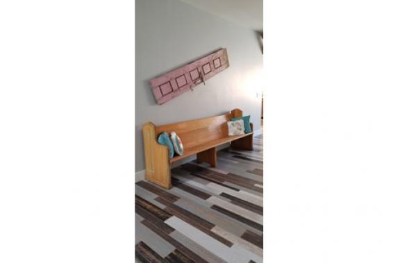 Graceful Care - Barn House bench