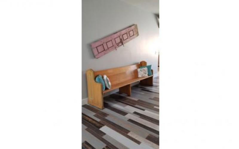 Graceful Care - Barn House bench